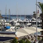 Marina 公寓 *