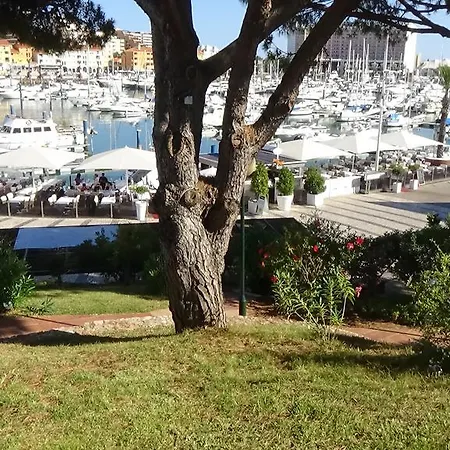 Marina *