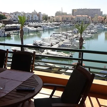 Marina شقة فيلامورا